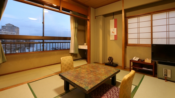 きれいな琵琶湖が見える和室6畳